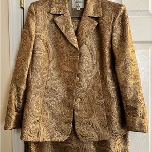 Le Suit Metallic Gold Paisley Blazer